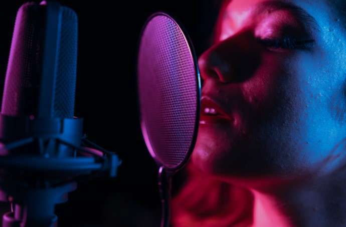 woman performing poetry